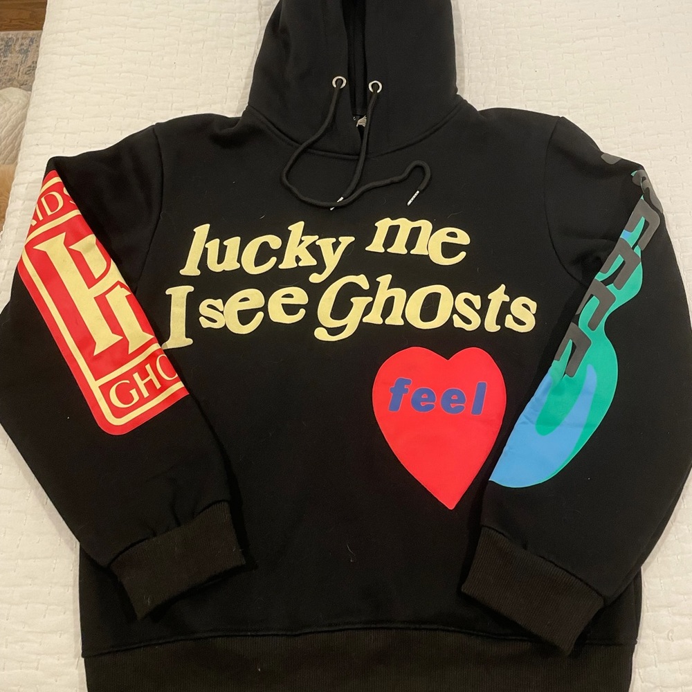 “Lucky me I See ghosts” sweatshirt